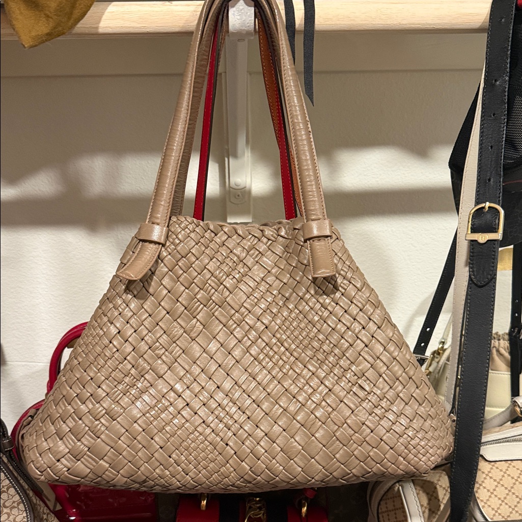 Falor Elegant Tan Woven Handbag Guc